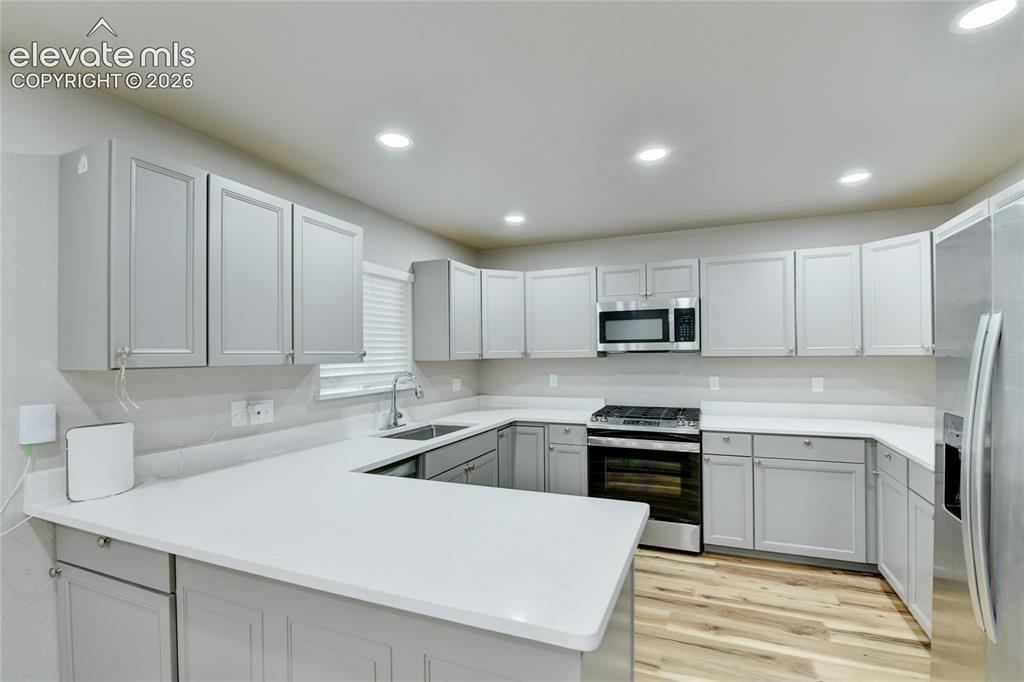 Image 10 of 23: Kitchen