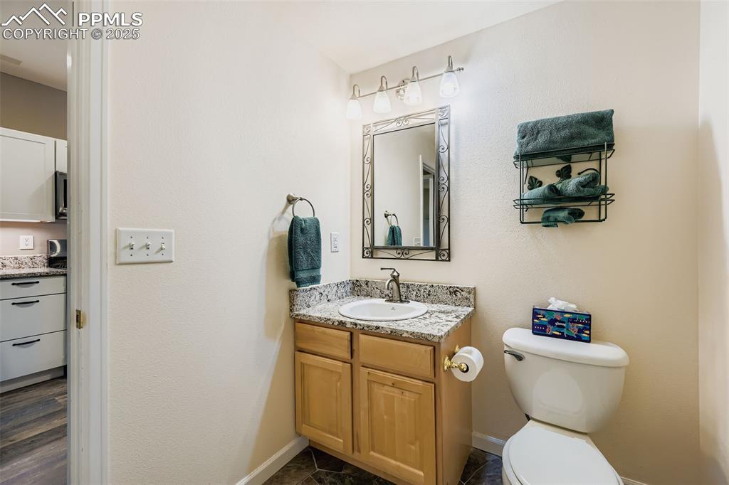 Image 32 of 47: Bathroom