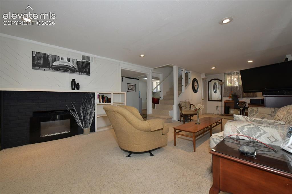 Image 20 of 48: Living Room