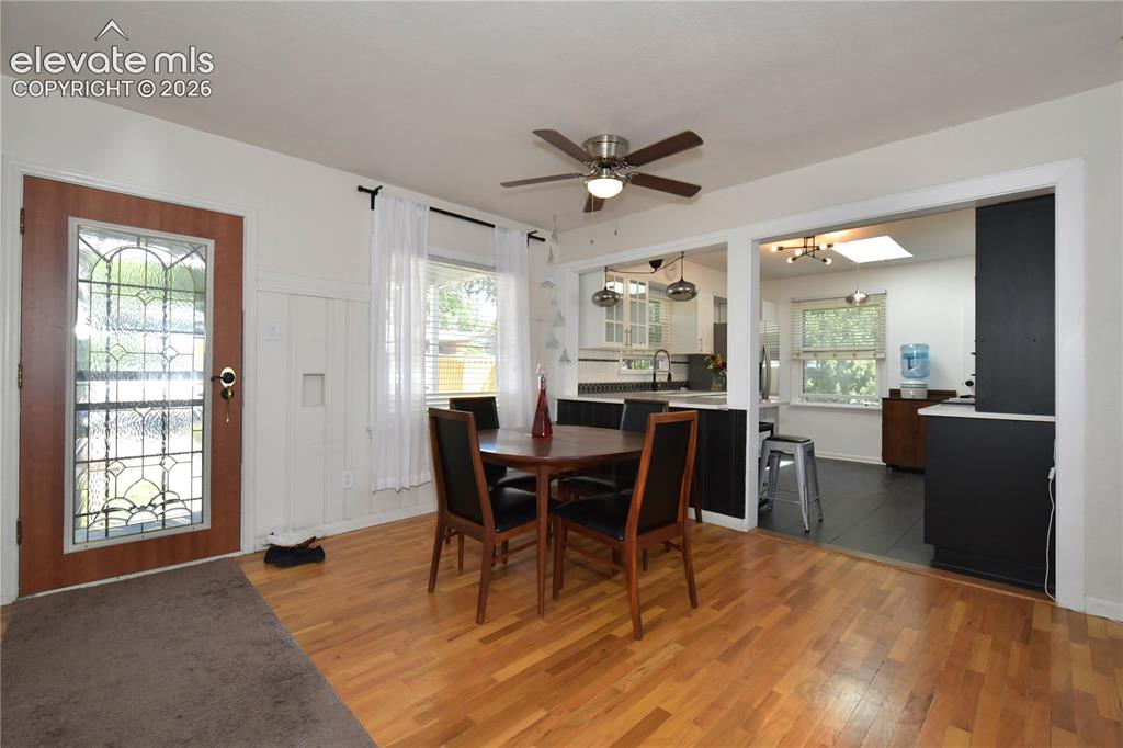 Image 3 of 48: Dining Area