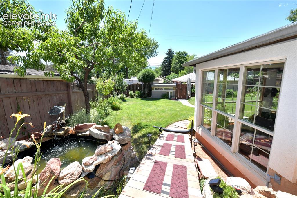 Image 41 of 48: Yard