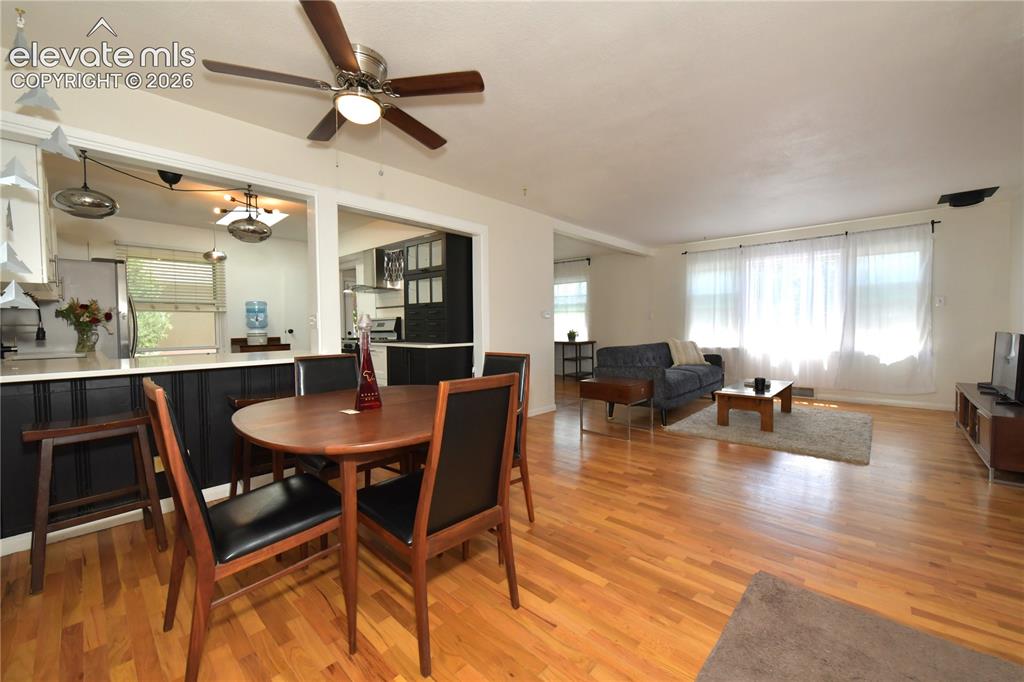 Image 5 of 48: Dining Area
