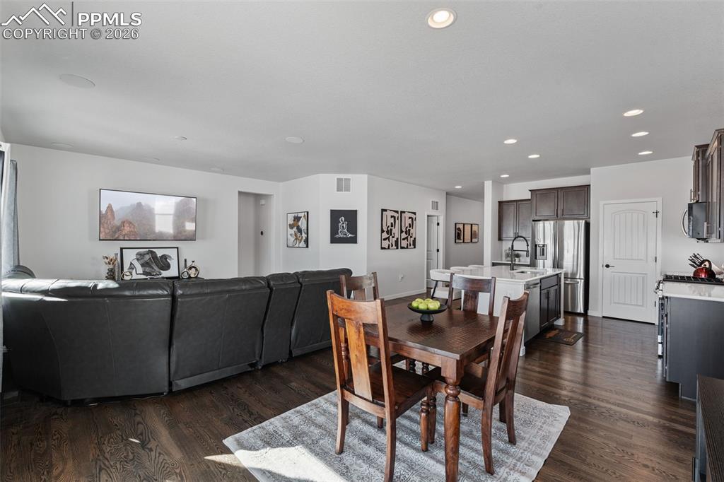 Image 12 of 48: Dining Area