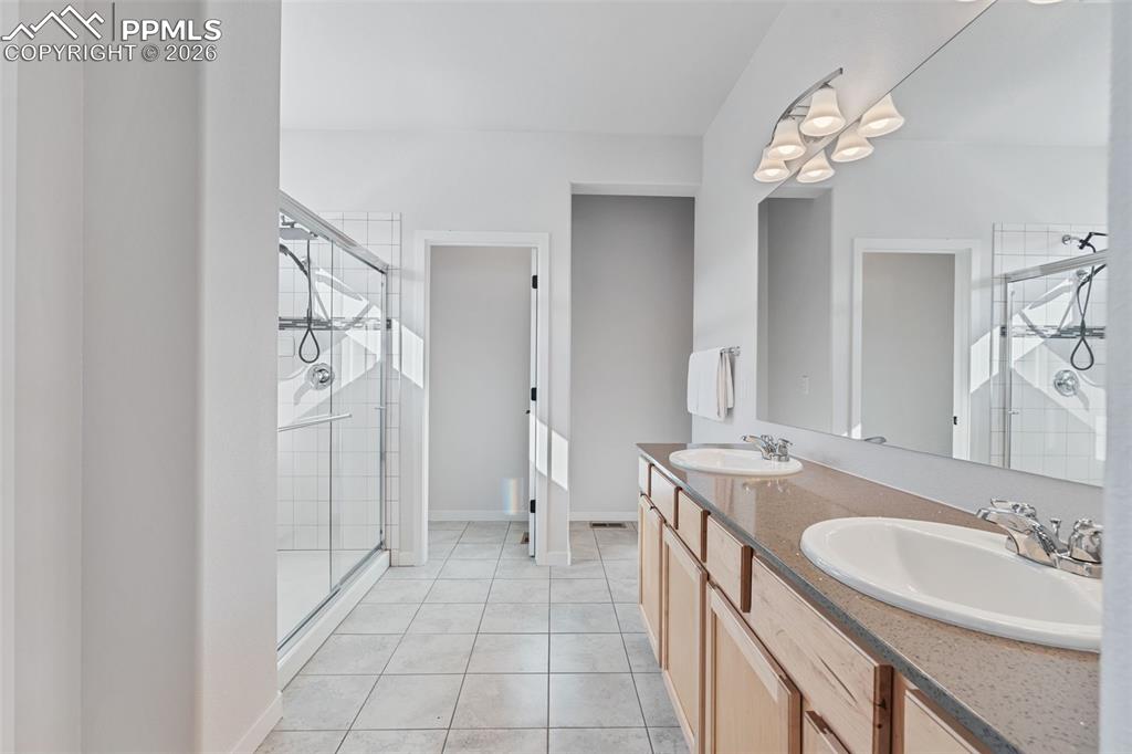 Image 23 of 48: Master Bathroom