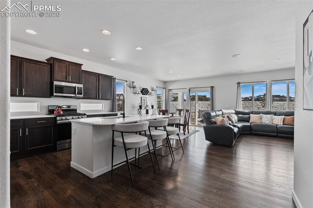 Image 7 of 48: Kitchen