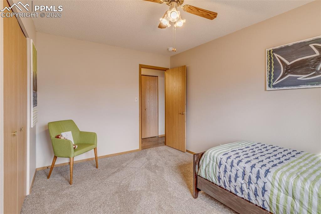 Image 19 of 37: Bedroom