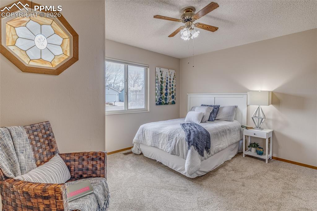 Image 21 of 37: Bedroom