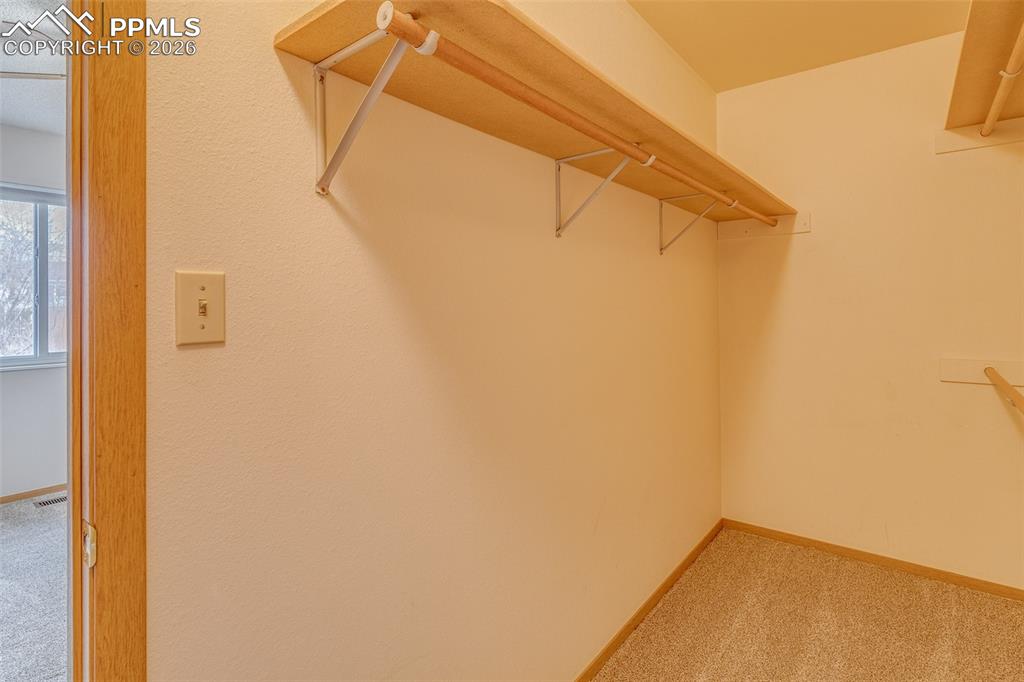 Image 25 of 37: Closet