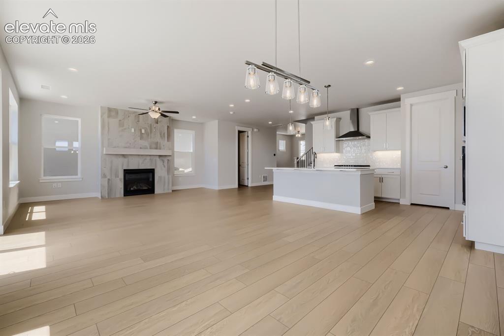 Image 6 of 27: Living Room