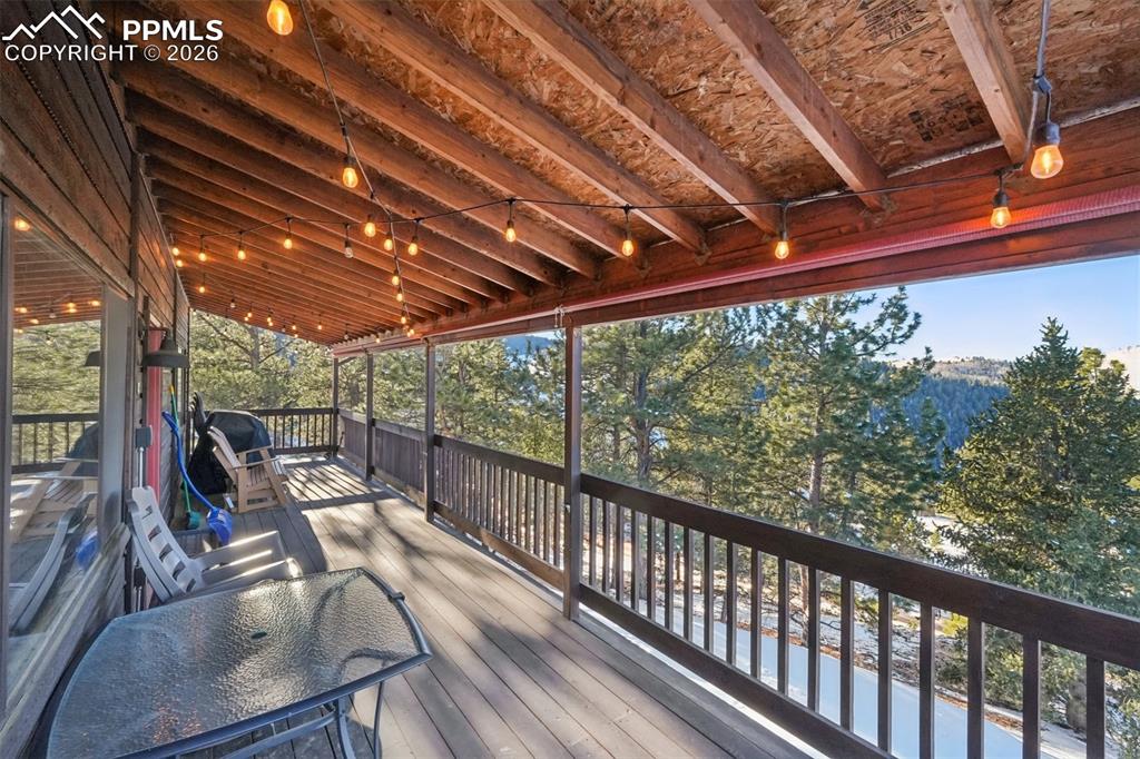 Image 24 of 25: Deck