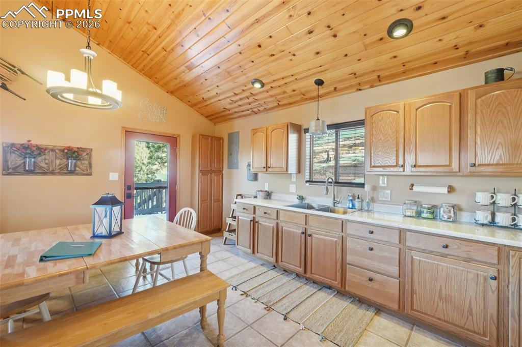 Image 9 of 25: Front and back doors are wide and home is easy to navigate.