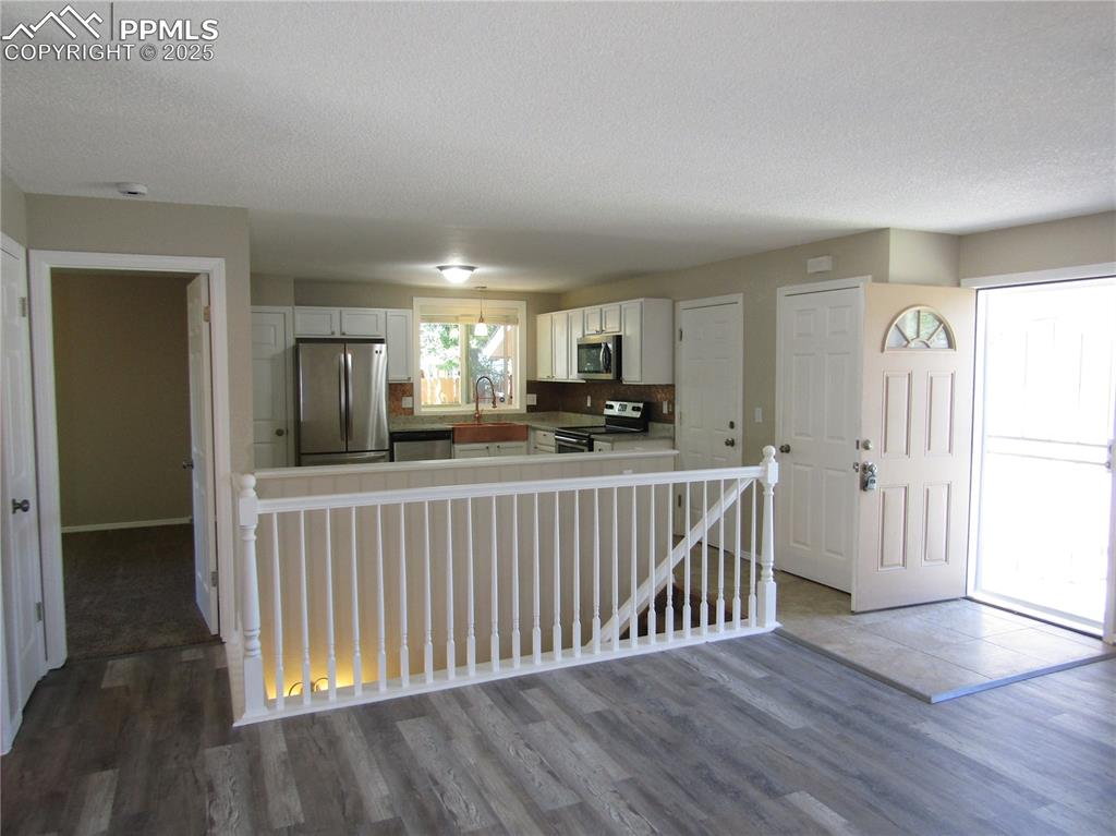 Image 6 of 22: Kitchen