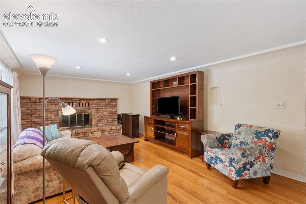 Image 5 of 37: Living Room