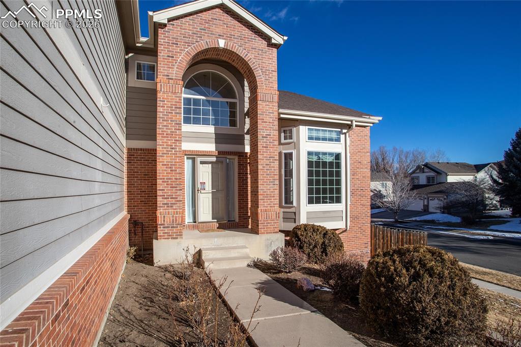 Image 11 of 50: Entry