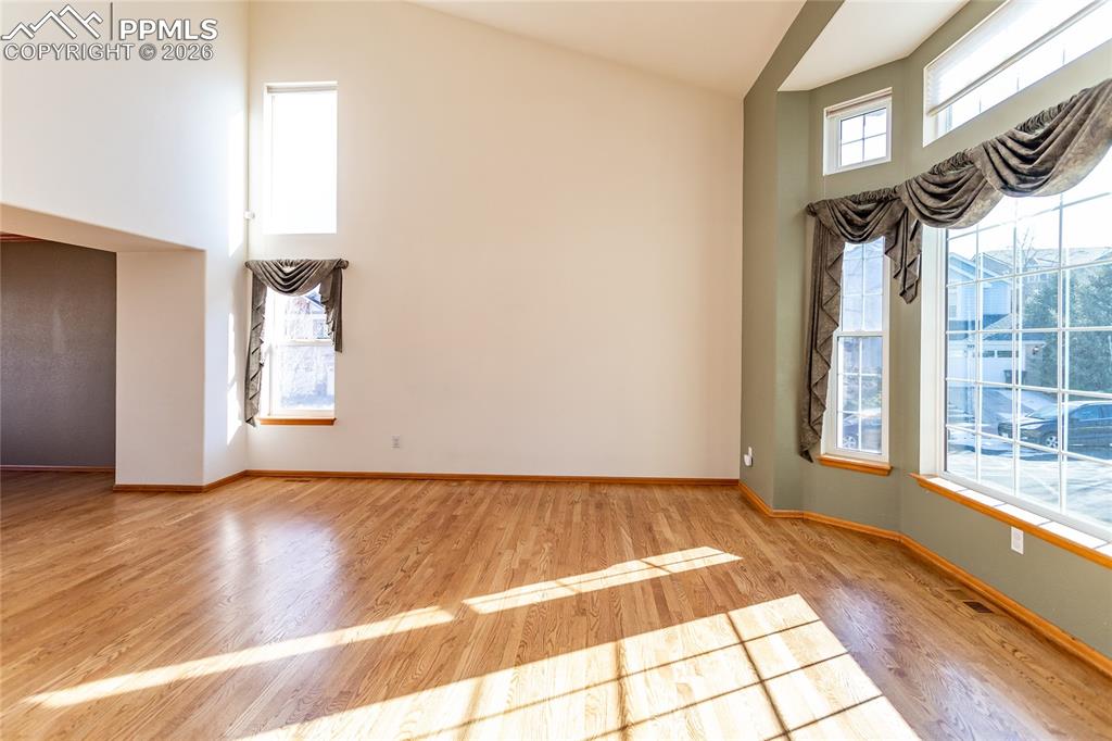 Image 16 of 50: Great Room