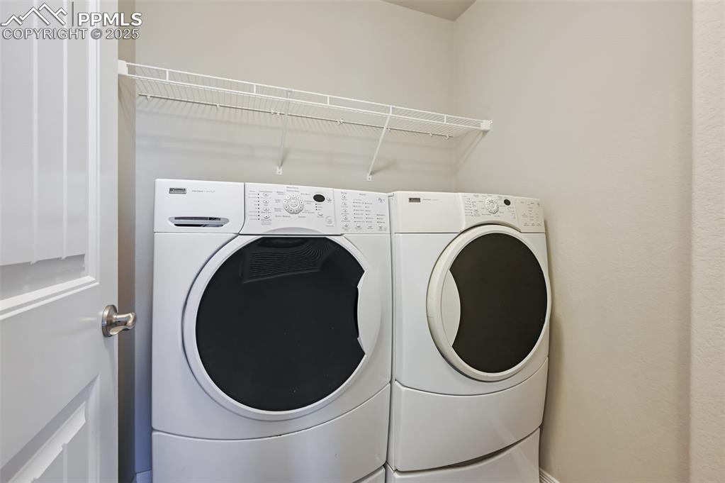 Image 22 of 50: Laundry