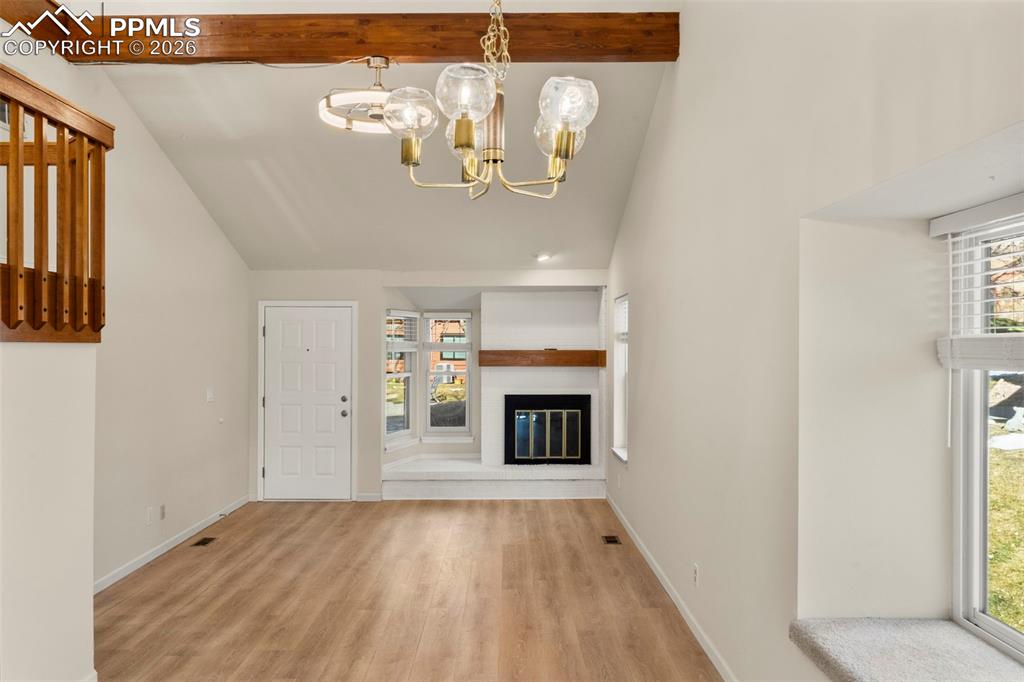 Image 5 of 33: Living Room