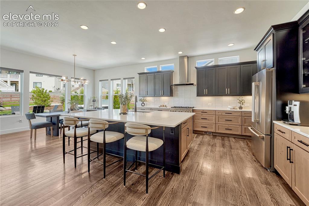 Image 10 of 50: Kitchen