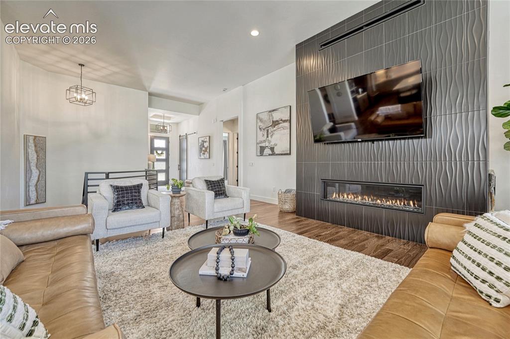 Image 9 of 50: Living Room