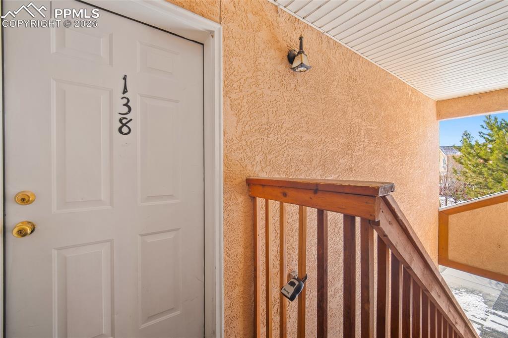 Image 3 of 31: Entry