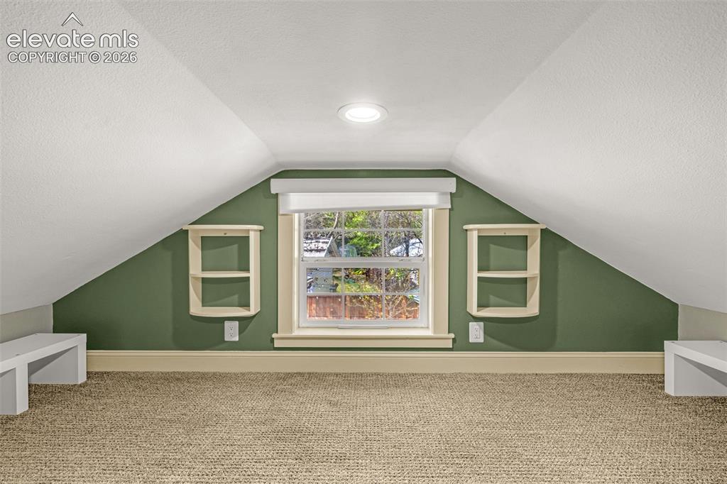 Image 21 of 44: Loft