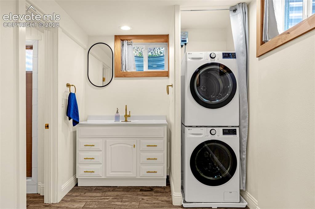 Image 27 of 44: Laundry