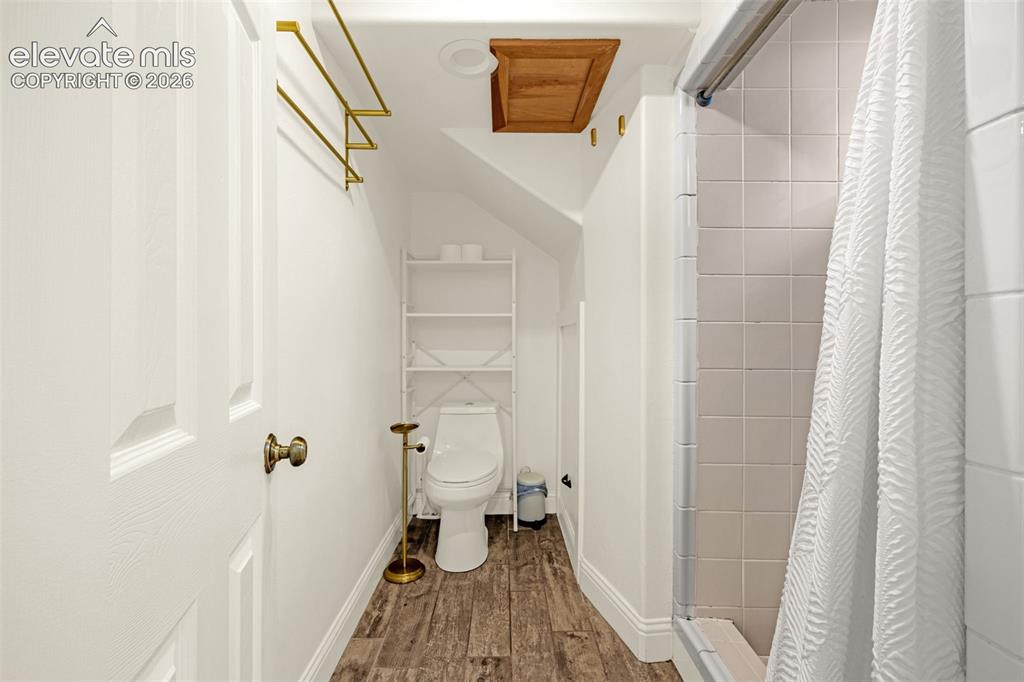 Image 28 of 44: Master Bathroom