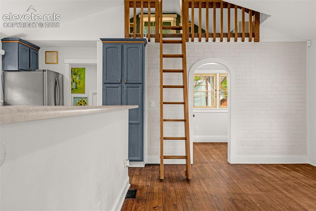 Image 9 of 44: Kitchen
