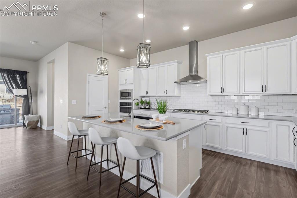 Image 14 of 42: Kitchen