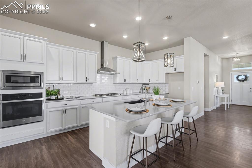 Image 15 of 42: Kitchen