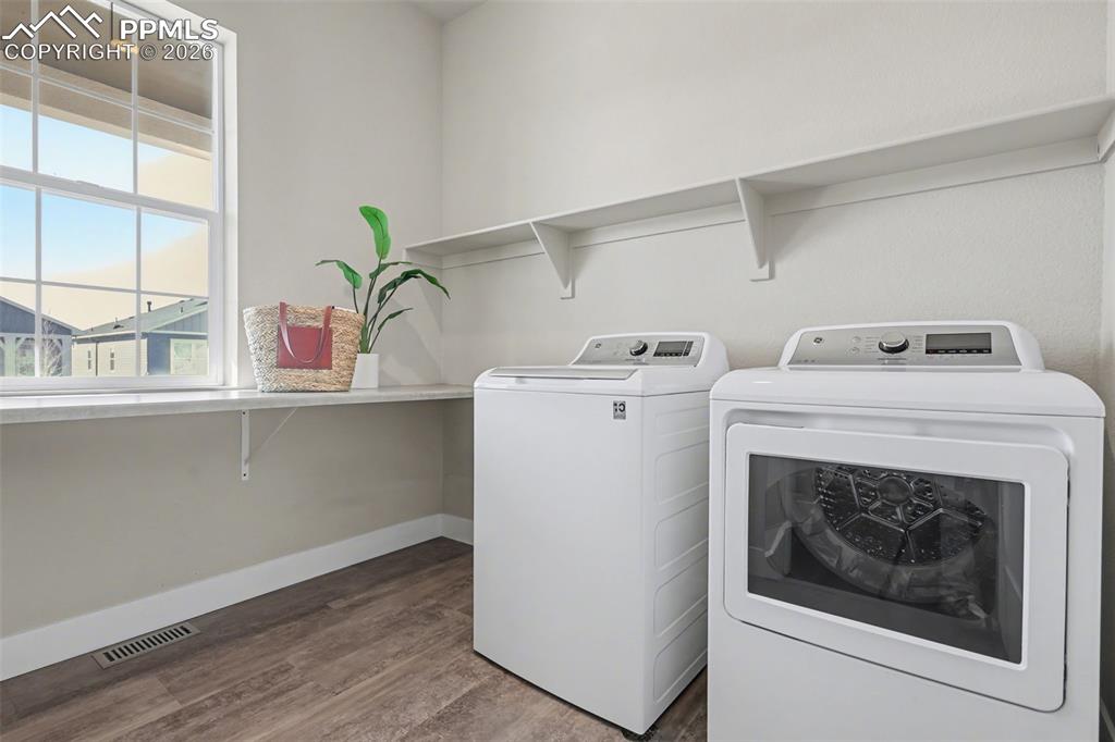 Image 21 of 42: Laundry