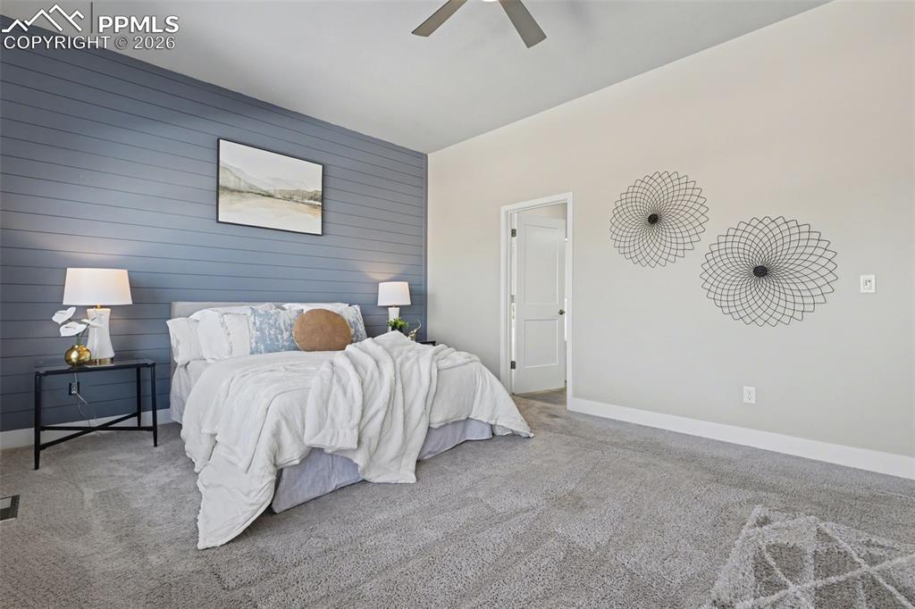 Image 23 of 42: Bedroom