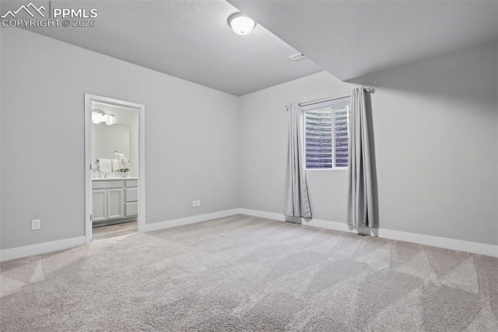 Image 37 of 42: Bedroom