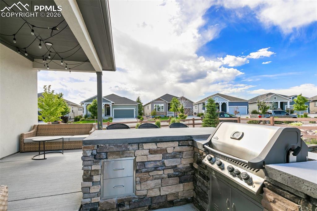 Image 39 of 42: Patio