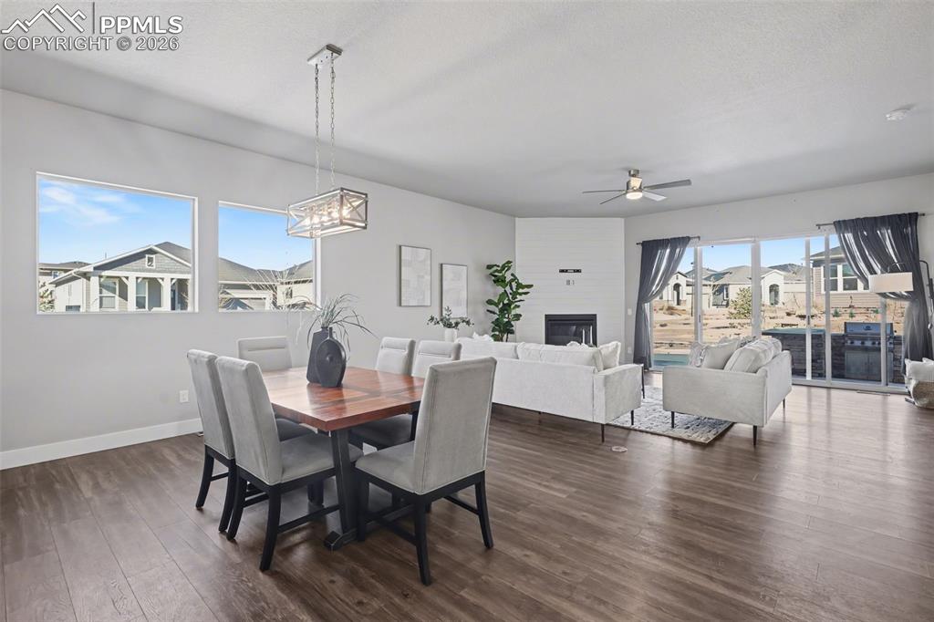 Image 9 of 42: Dining Area