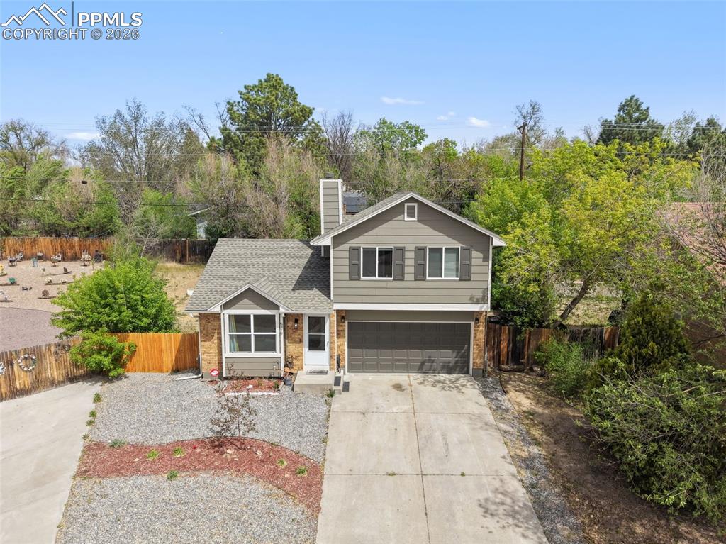 Image 7 of 37: Front of Structure