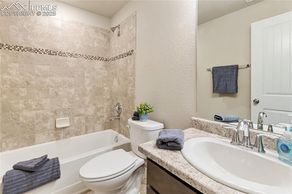 Image 27 of 31: And wait for it...ANOTHER full bathroom!!That is 3 full bathroooms!!!