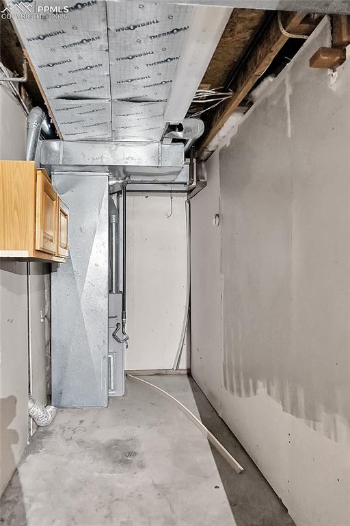 Image 24 of 33: Laundry and utility