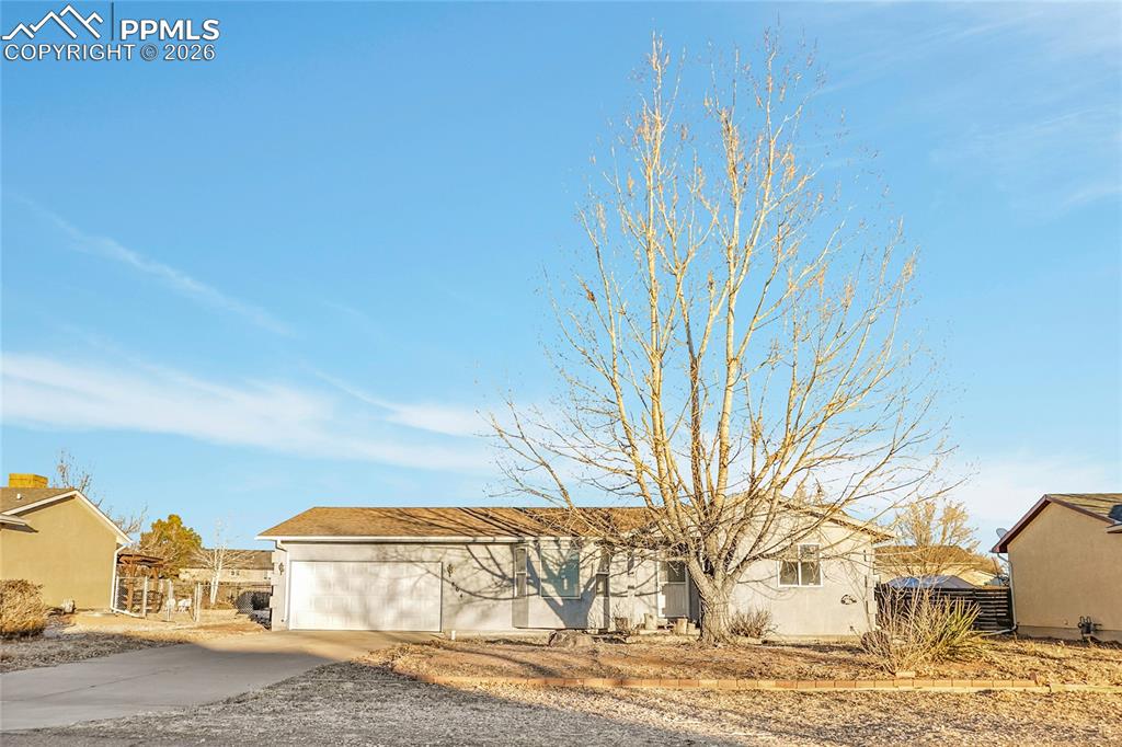 Image 3 of 33: Front of Structure