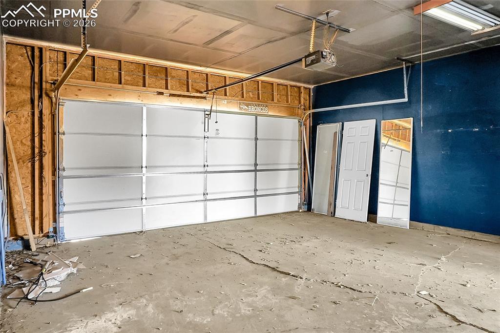 Image 9 of 33: Oversized with backyard access