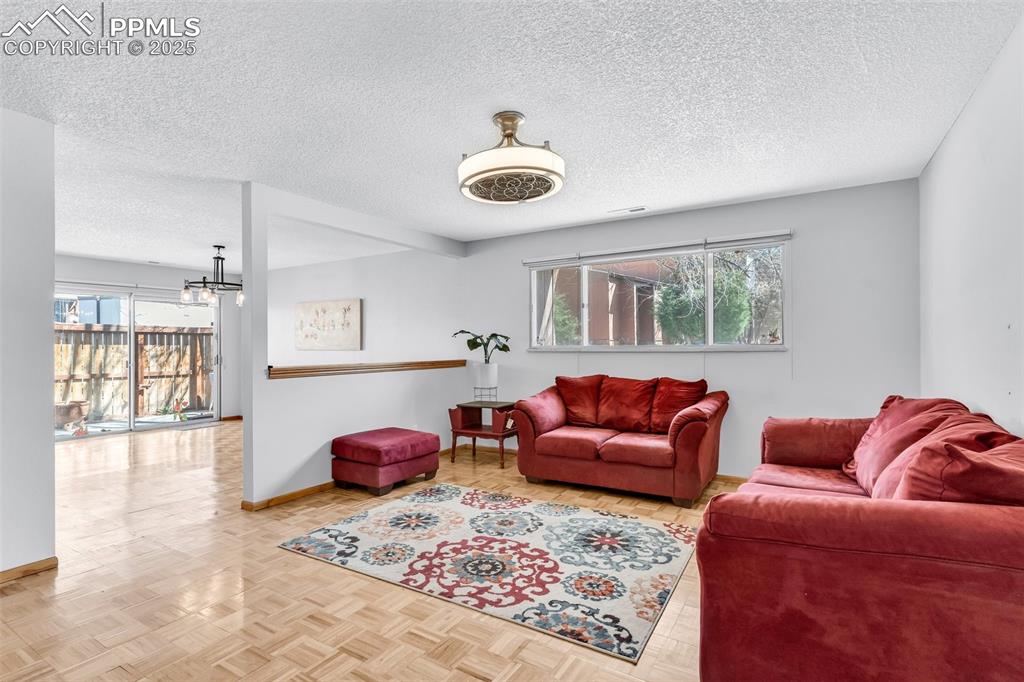 Image 10 of 32: Living Room