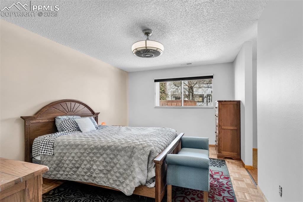 Image 24 of 32: Primary