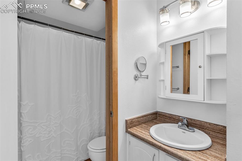 Image 26 of 32: Primary