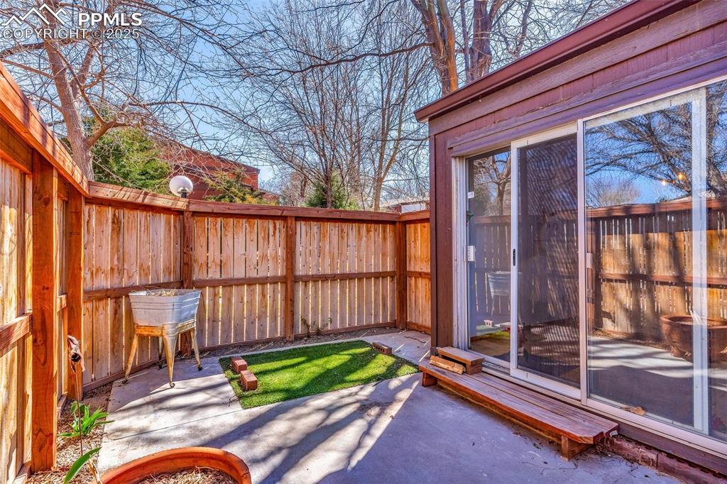 Image 29 of 32: New fence