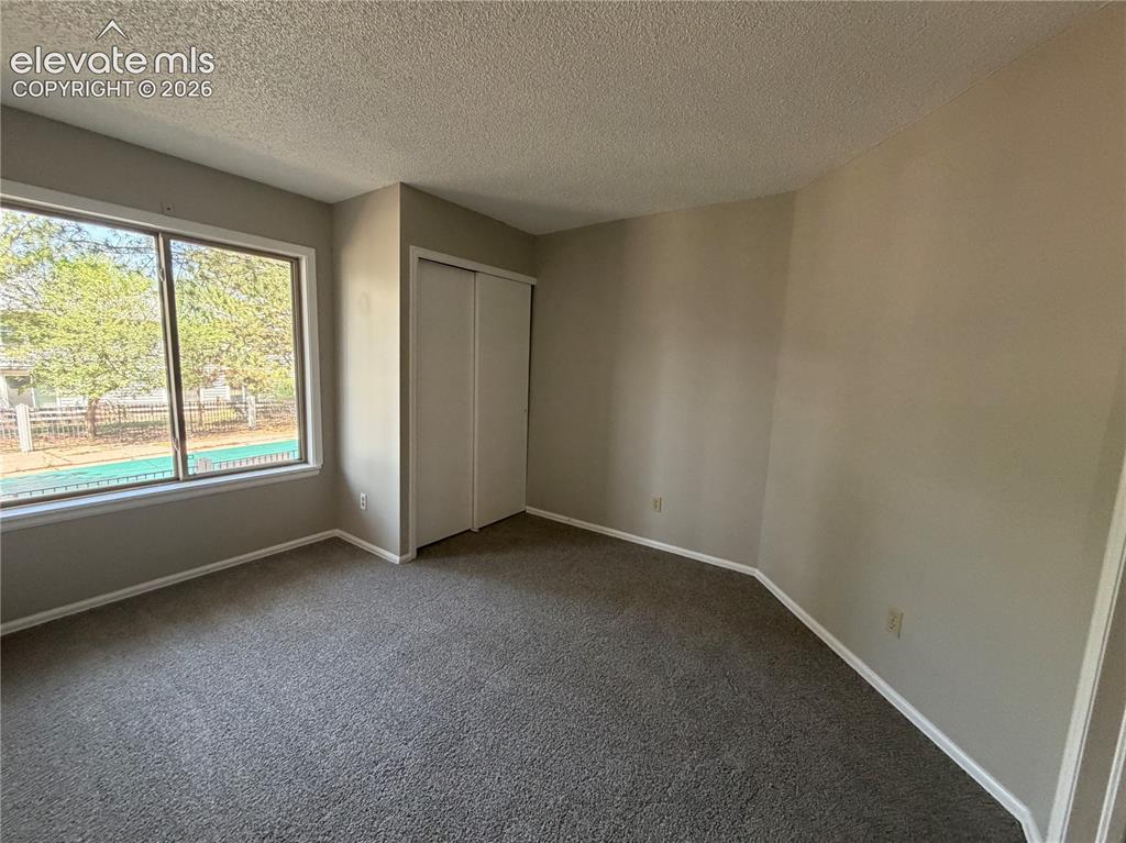Image 7 of 18: Bedroom
