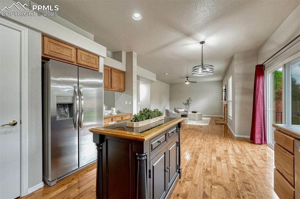 Image 11 of 29: Kitchen