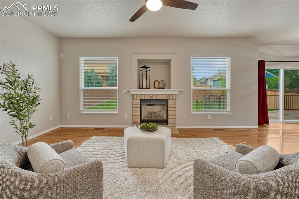 Image 16 of 29: Living Room