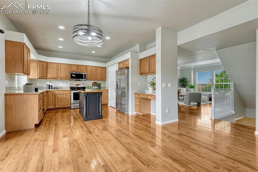 Image 17 of 29: Kitchen