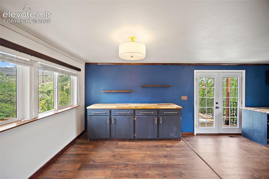 Image 22 of 49: Dining Room Space 