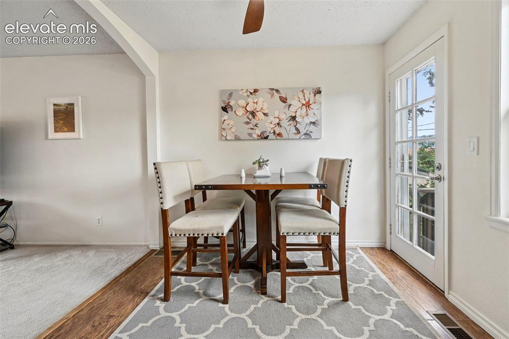Image 7 of 39: Dining Area